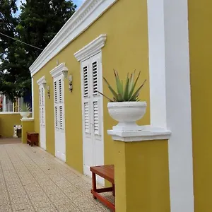 Historic Building The Palm Backyard Studio-apartment Willemstad, Curacao Feel Away From Apartamento