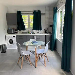Tropical Escape: Spanish Water Curacao Appartement